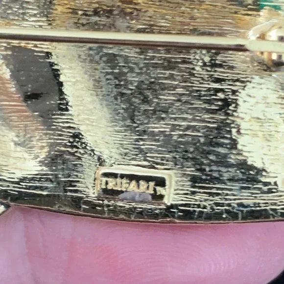 Vintage Crown Trifari Brooch - Picture 7 of 8